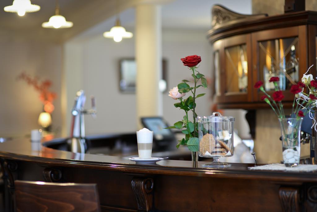 Hotel Venus Kolbudy Kültér fotó