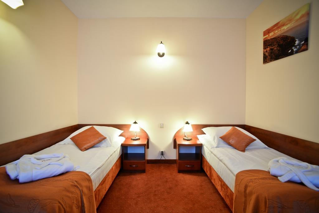 Hotel Venus Kolbudy Kültér fotó