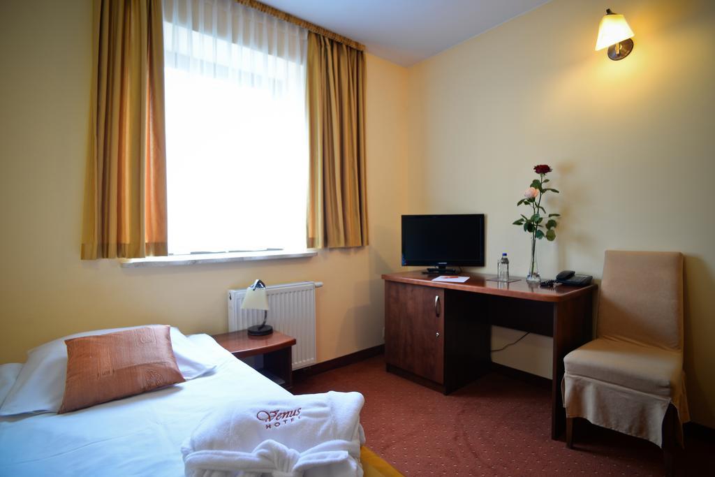 Hotel Venus Kolbudy Kültér fotó