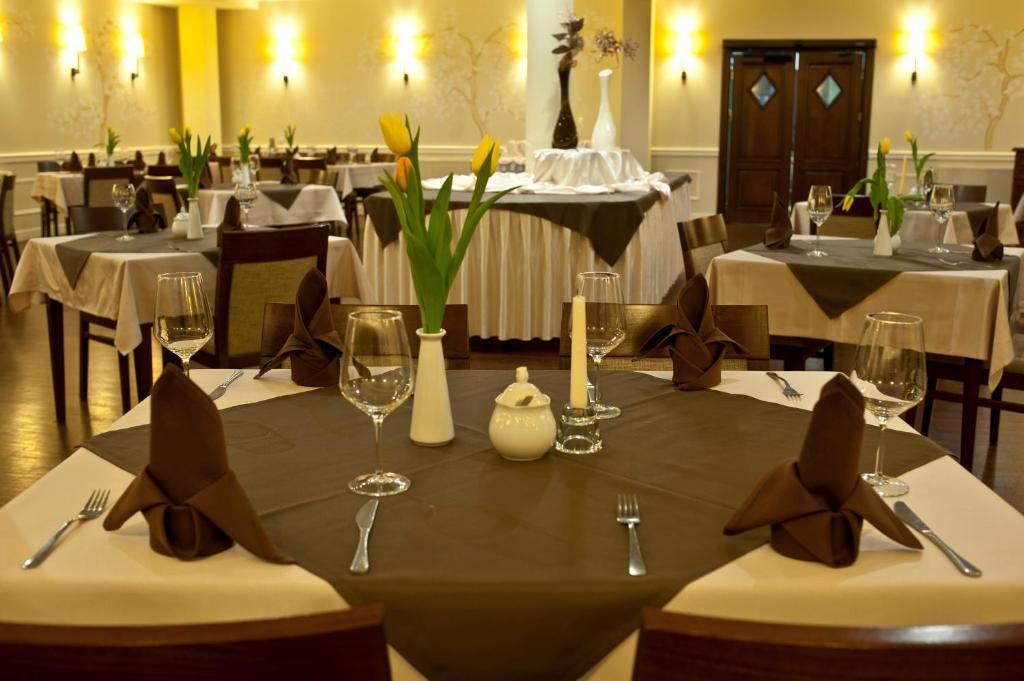 Hotel Venus Kolbudy Kültér fotó